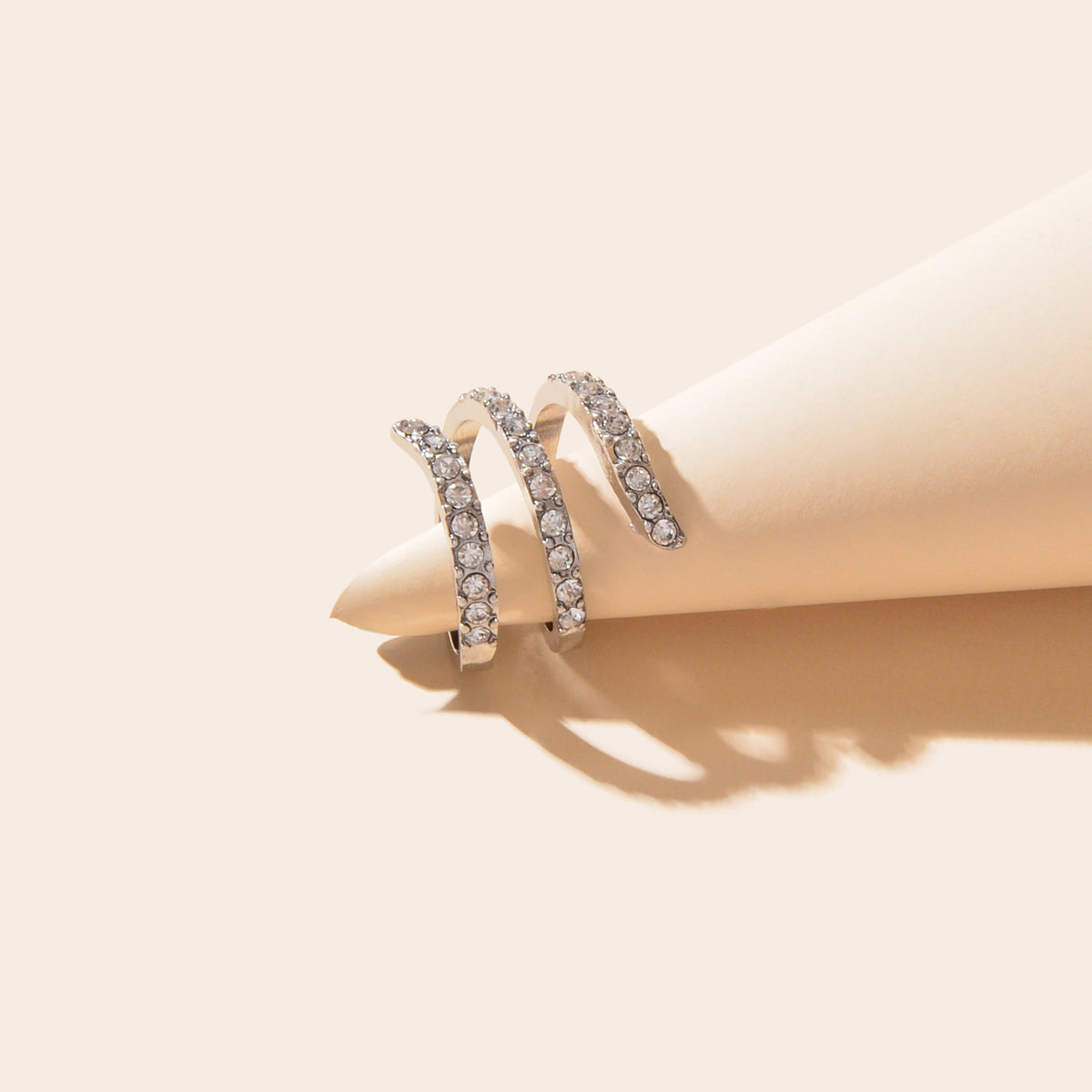 Full Rhinestone Twisted Finger Ring